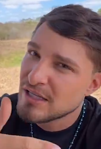 MC Gui e Nathan Queiroz, conhecido como Capa Loka, artistas que relataram ter sido vítimas de um assalto em Campina Grande.