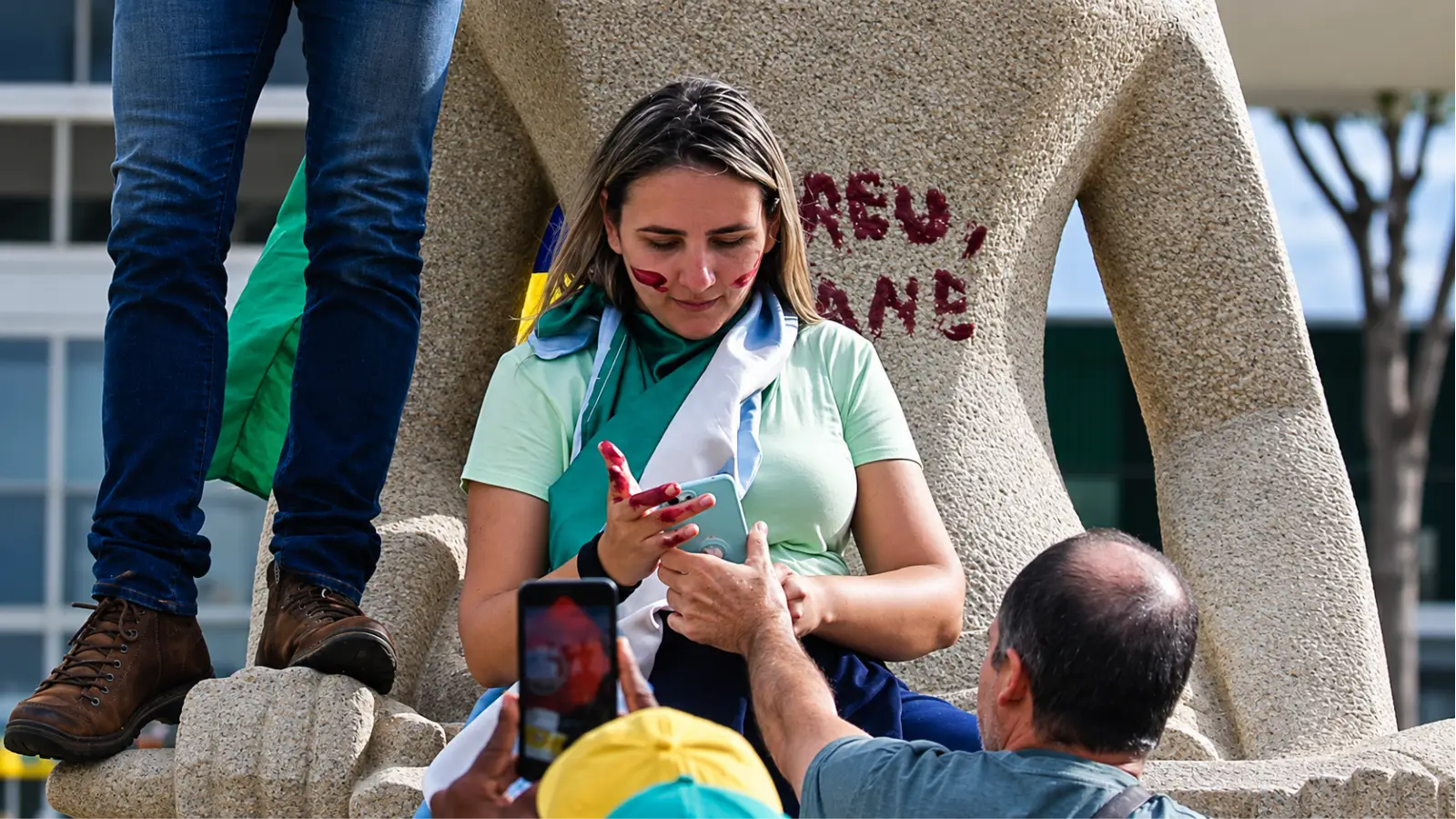 Débora do Batom para o regime semiaberto
