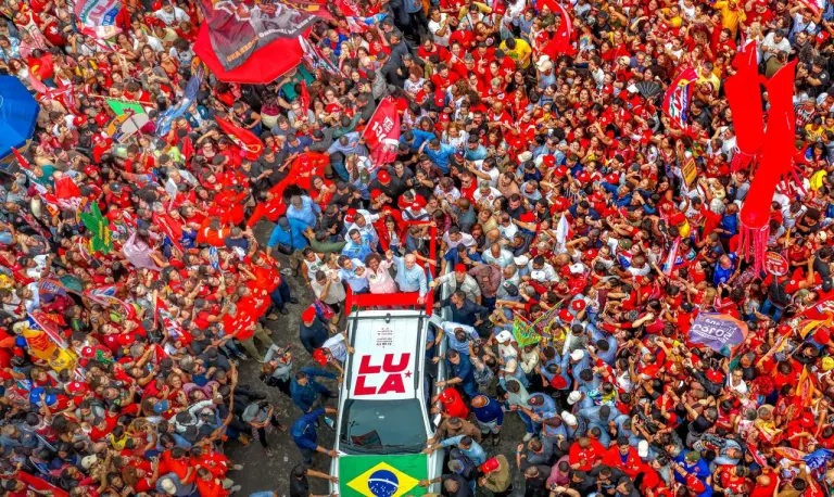 Lula ganha 10,2 milhões de votos no segundo turno