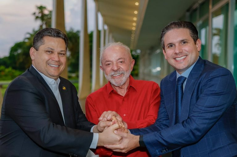 Alcolumbre e Motta visitam Lula no Palácio da Alvorada - Foto: Ricardo Stuckert/Divulgação