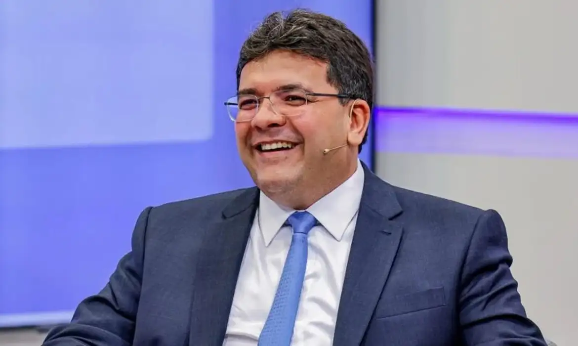 Reeleito no Piauí, Rafael Fonteles surge como favorito para o Ministério da Fazenda no governo Lula 4